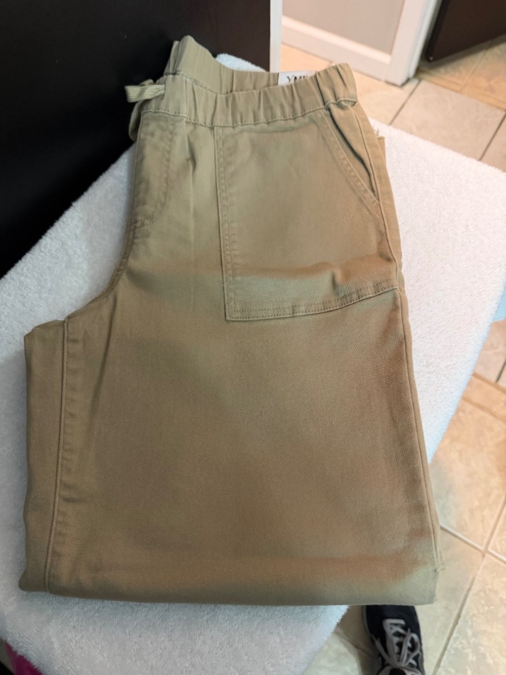 NWT YMI CROP STRAIGHT LEG SIZE MED KHAKI